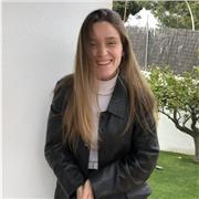 Soy estudiante universitaria con especial debilidad por los más pequeños. Me encantaría poder ofrecer clases de refuerzo escolar, o intensivo previo a comienzo de curso tanto a niños de primaria o la ESO